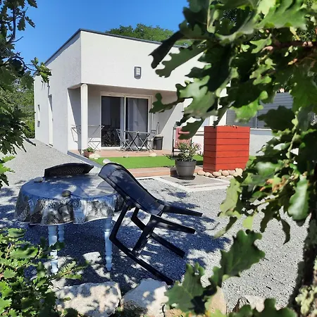 Le Cocon, Piscine Et Spa En Ardeche, Adults Only 度假居 *