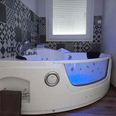 Le Cocon, Piscine Et Spa En Ardeche, Adults Only * Lussas