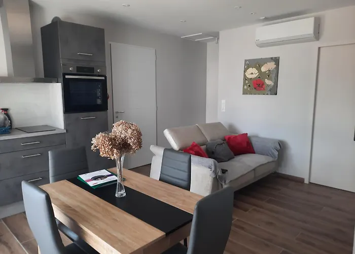 Le Cocon, Adults Only Minimum 16 Ans Ferienhaus Lussas